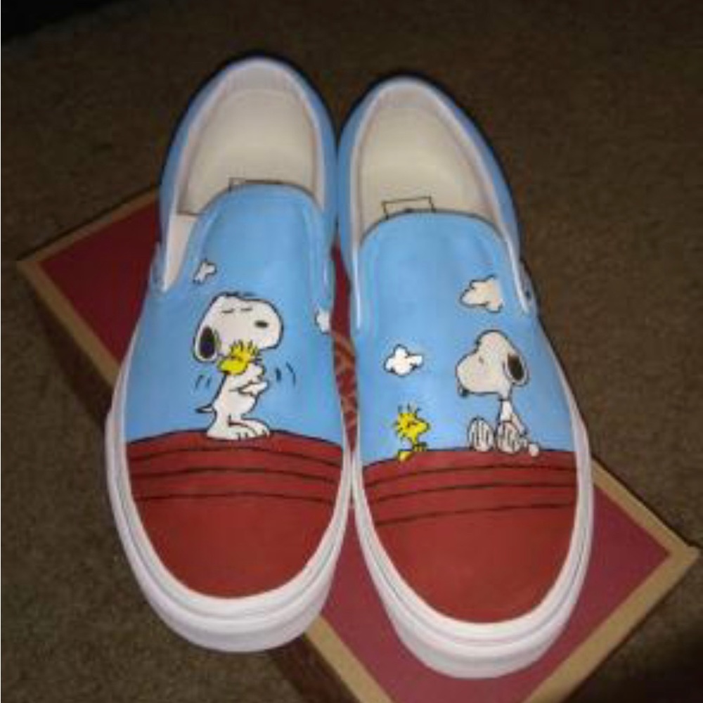 Peanuts, Vans Customs, 7.5, hand painted Schulz Collab, never worn.
